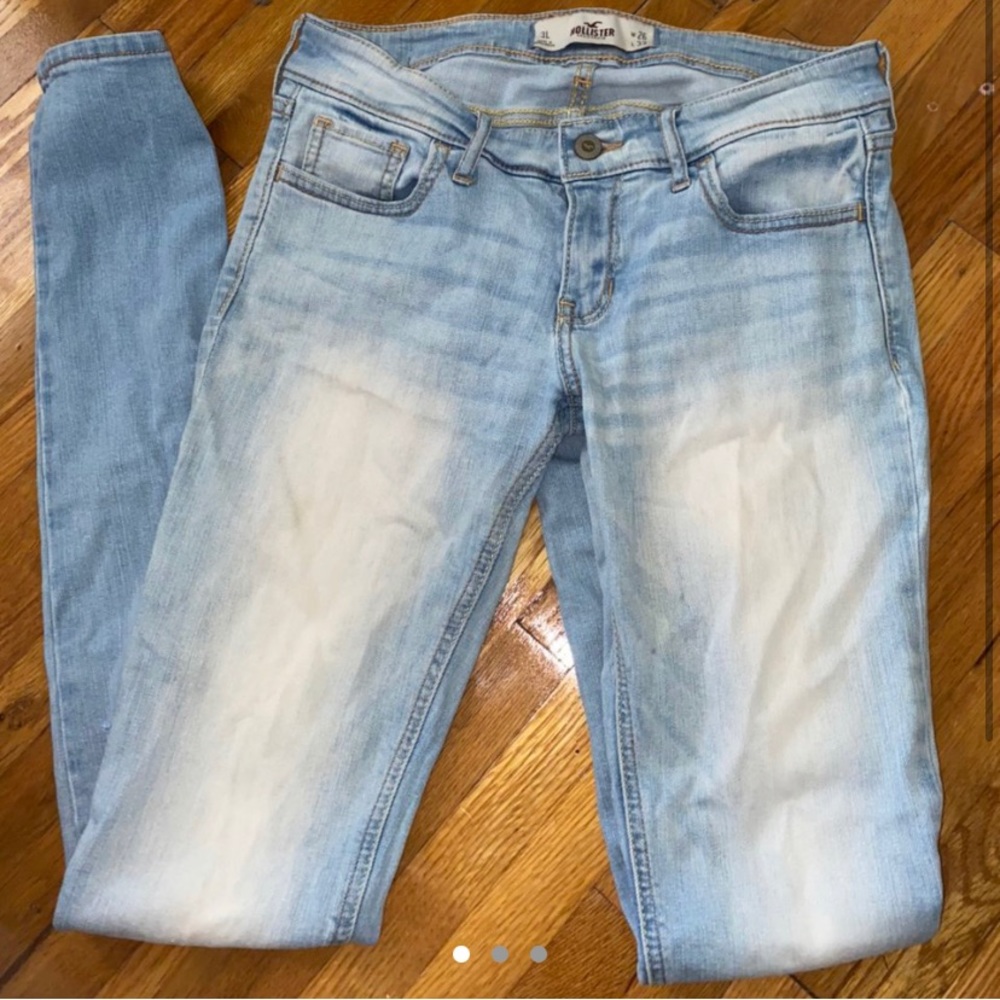 HOLLISTER blue jeans